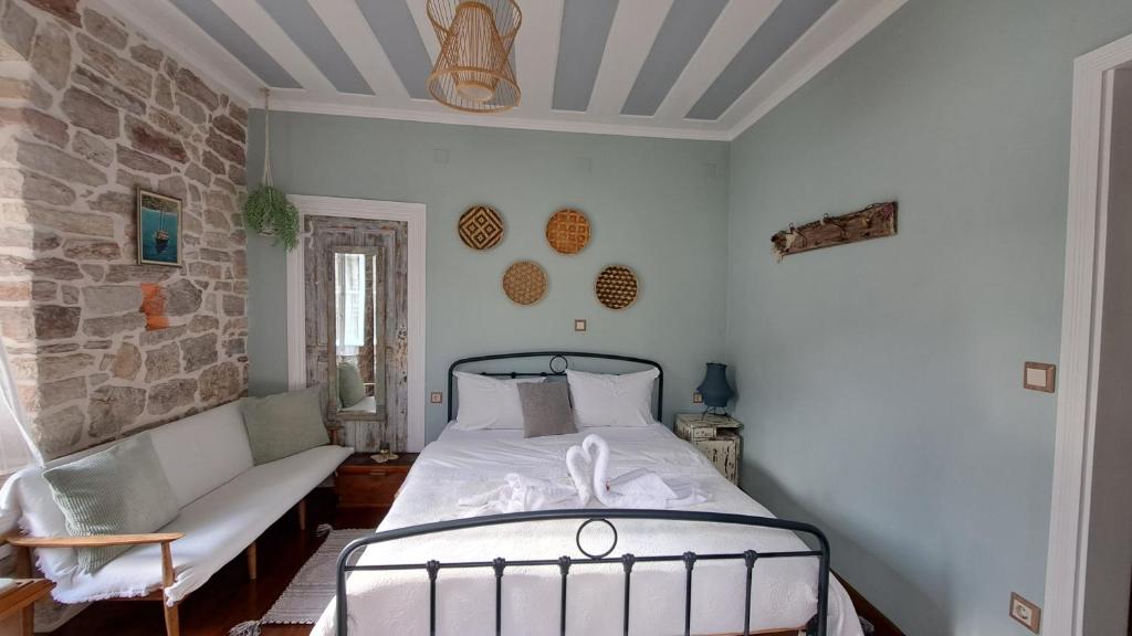 1836 Traditional House