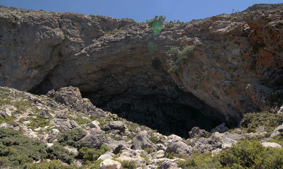 Kamares Cave